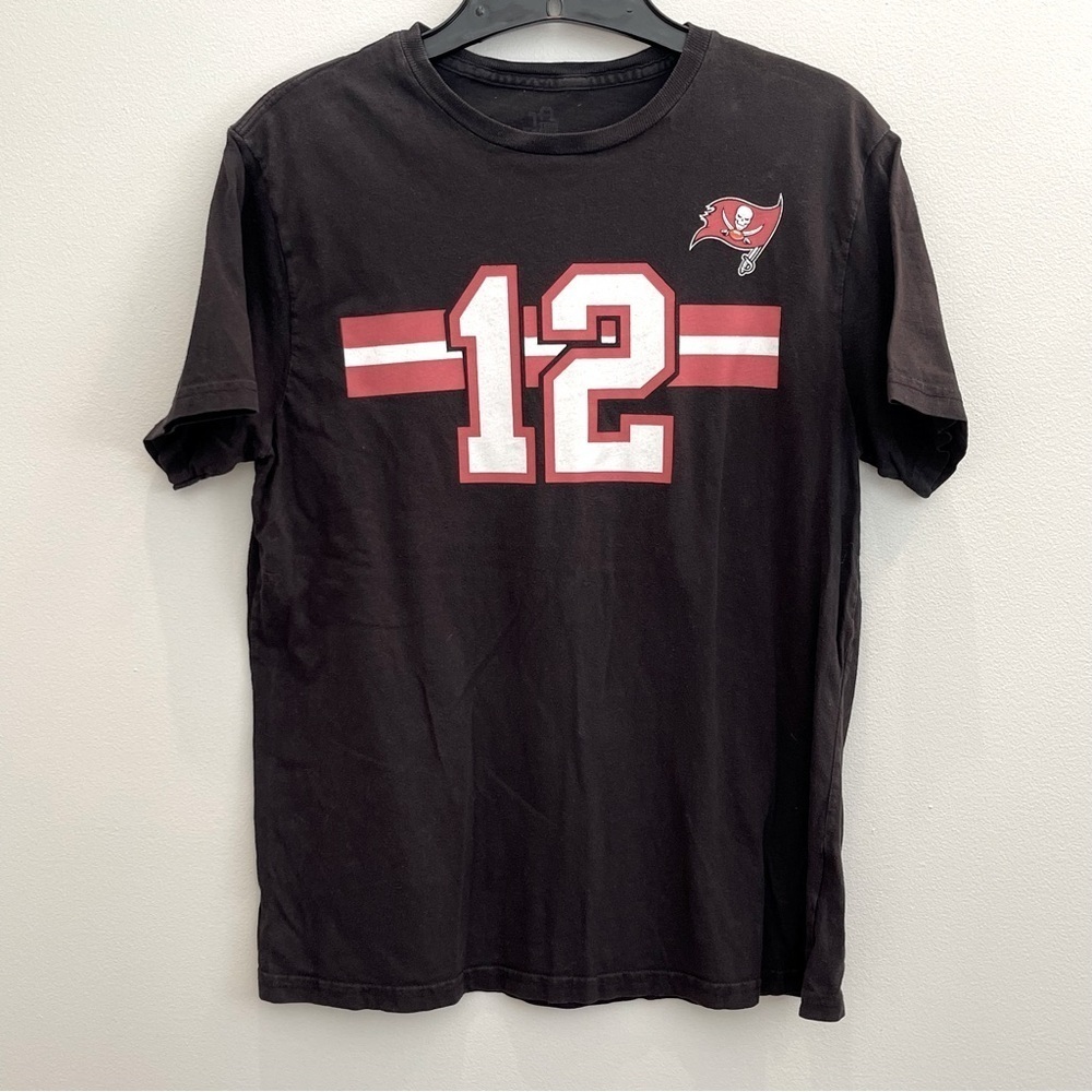 Tom Brady Buccaneers T shirt Team Athletics Black Kids Large